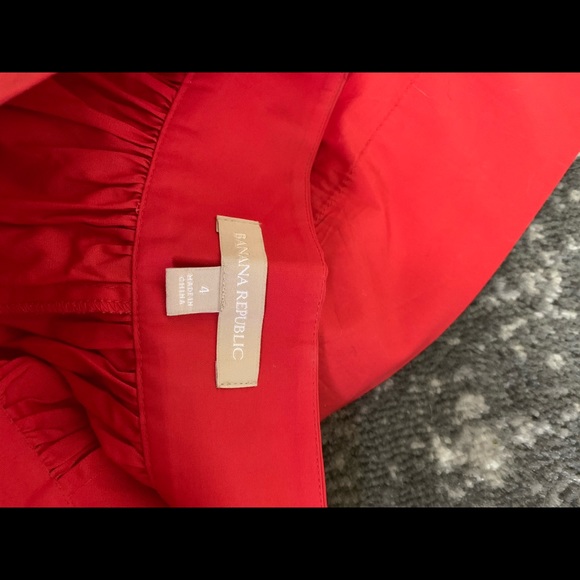 Gorgeous Classic Red Circle Skirt w Pockets - Picture 2 of 4